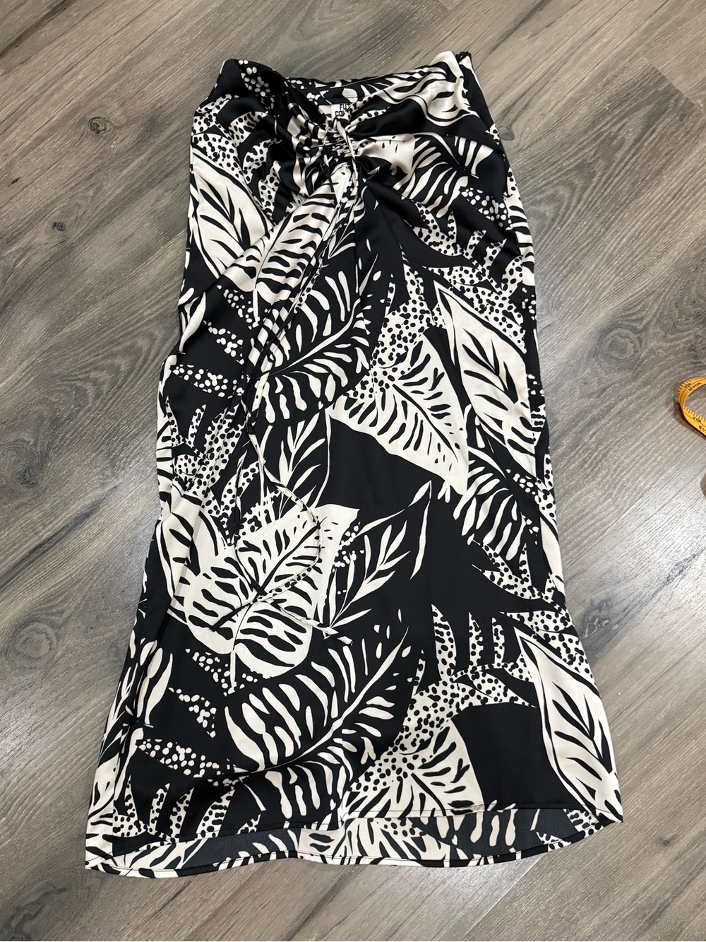 Black & White Leaf-Print Women's Dress